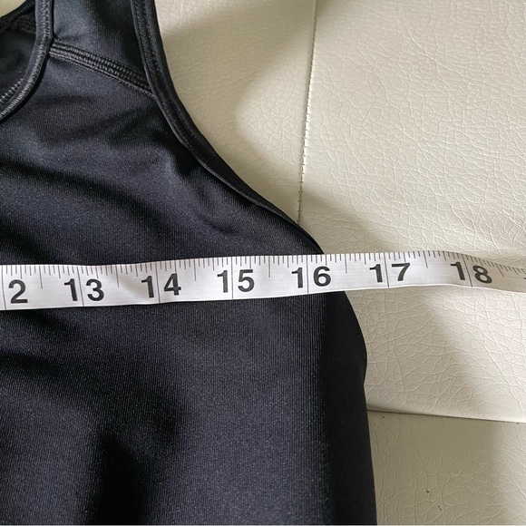 Nike women’s Sports Bra swoosh Size 1X black and white EUC - Picture 6 of 6